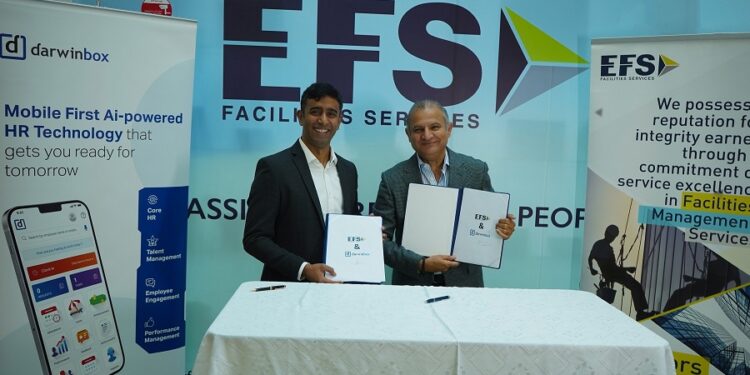 Jayant Paleti, Co-founder, Darwinbox (L) and Tariq Chauhan, Group CEO and Board member, EFS Group announcing the partnership in Dubai