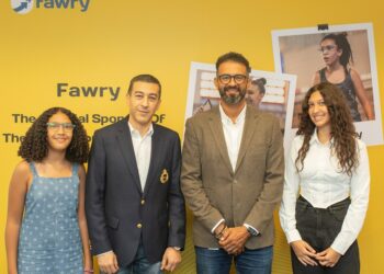 Fawry signed a sponsorship contract with the sisters Farida and Nour Fekry, Egypt's badminton champions